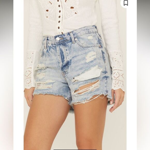 We The Free Pants - Free People Maggie Mid Ride Distressed Jean Shorts in Light Wash Sz 27 NWT